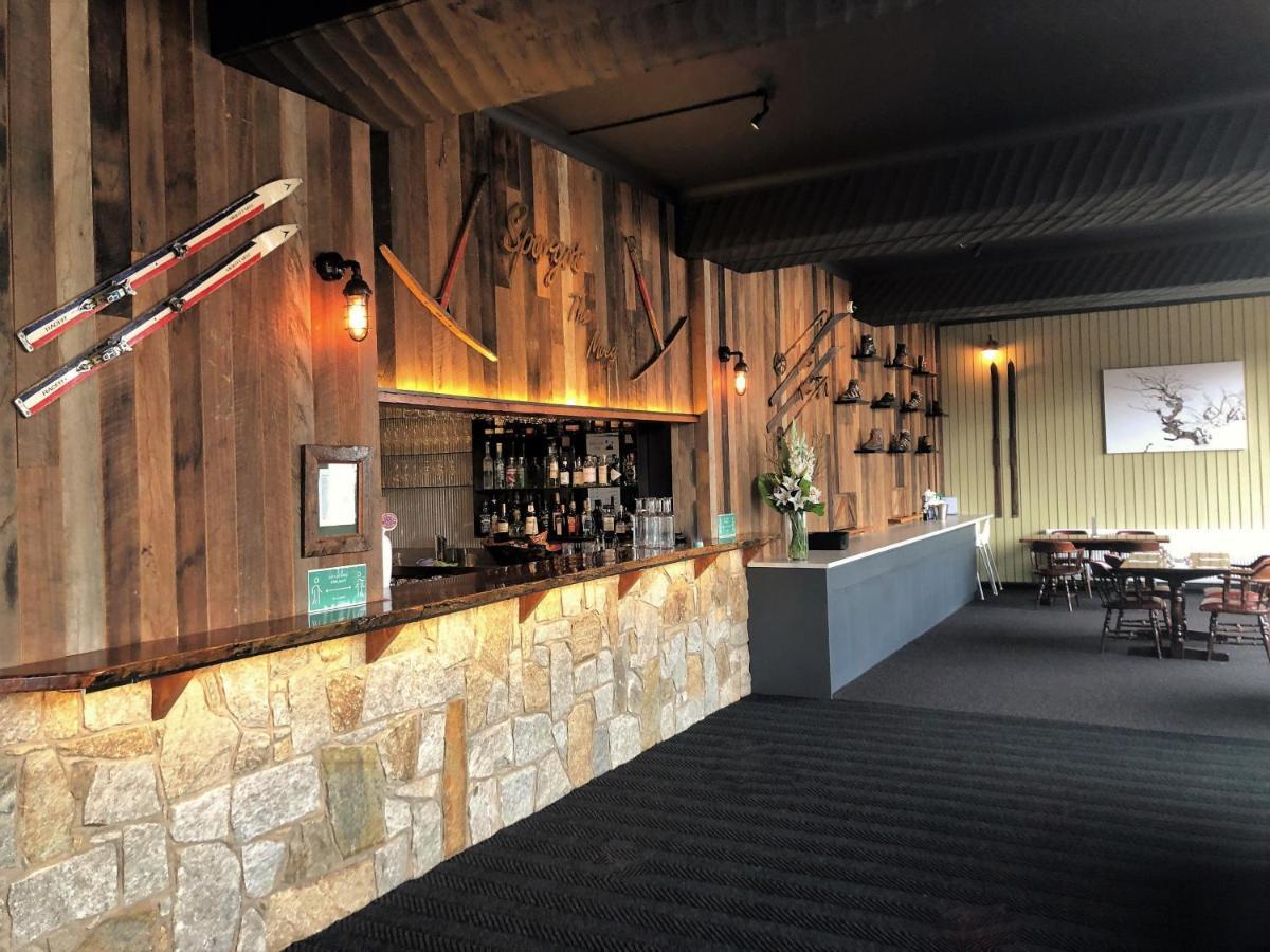 Falls Creek Hotel Buitenkant foto