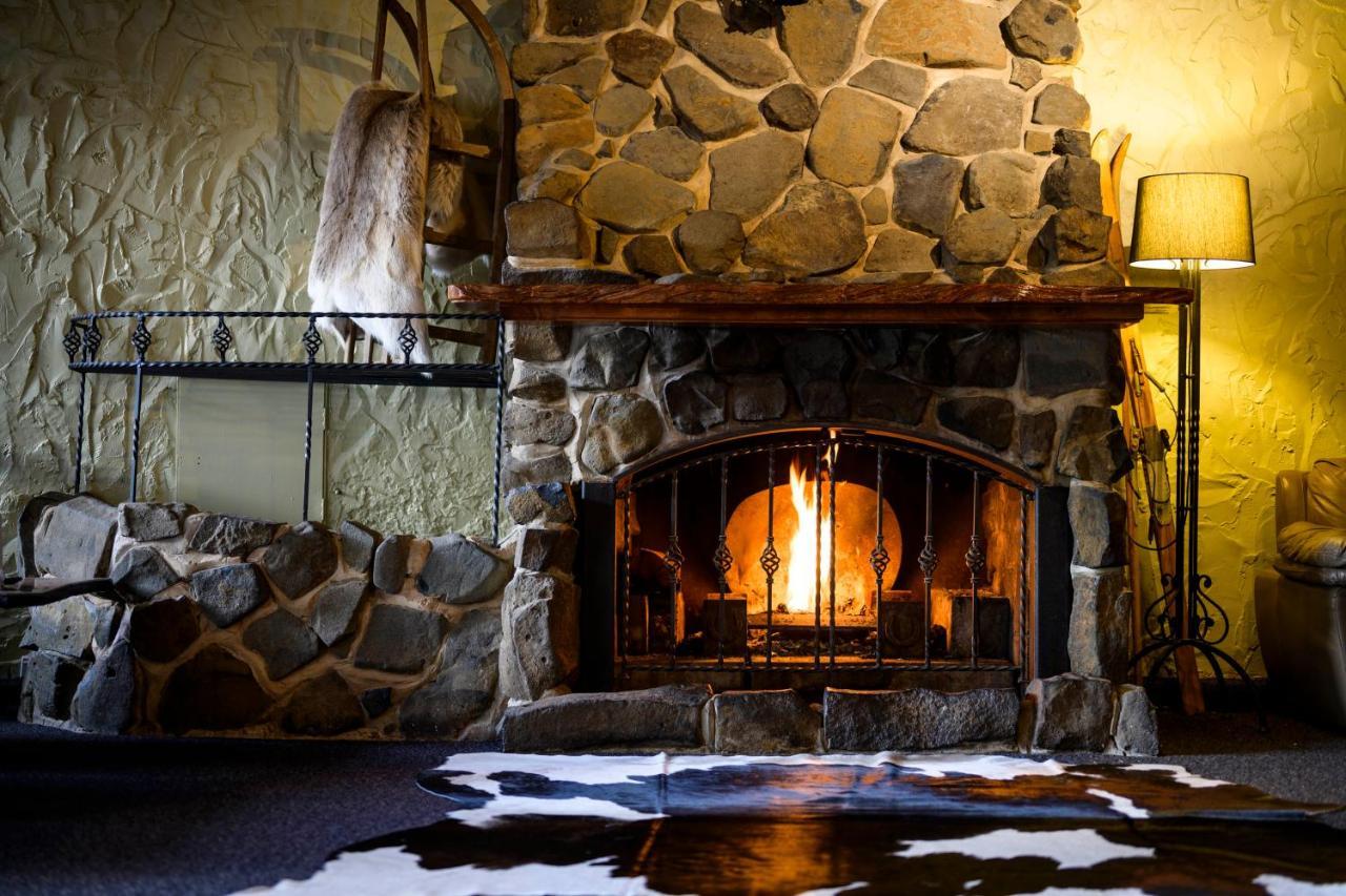 Falls Creek Hotel Buitenkant foto