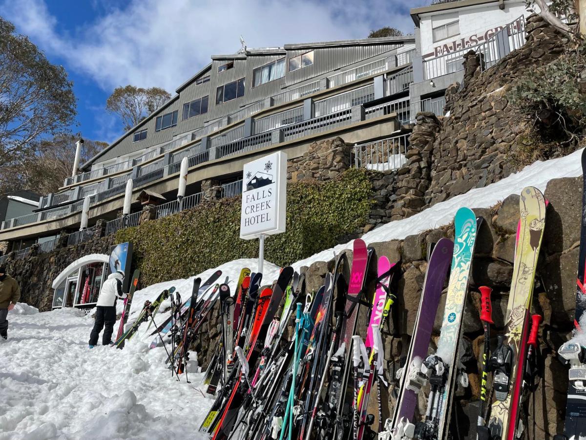 Falls Creek Hotel Buitenkant foto