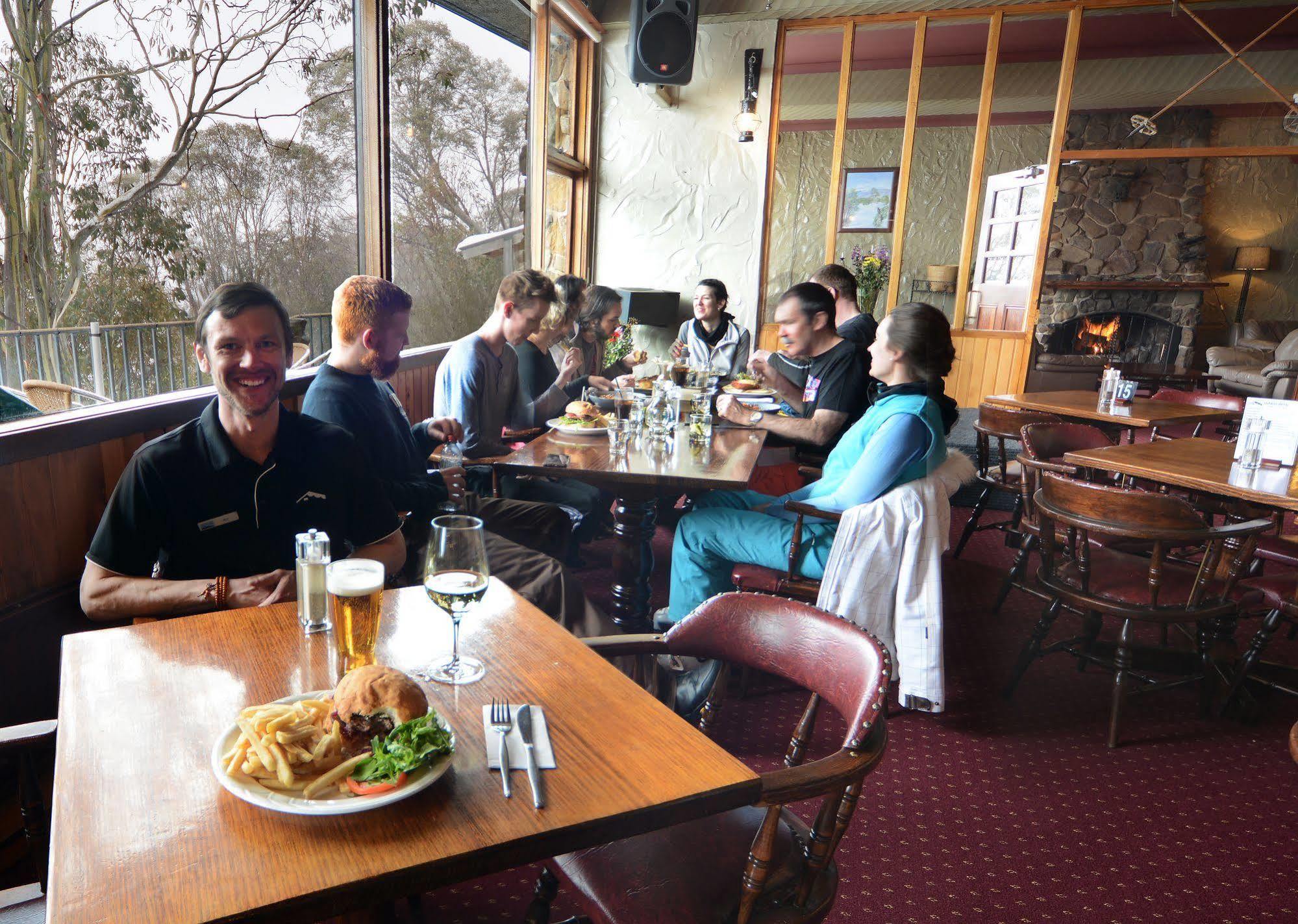 Falls Creek Hotel Buitenkant foto