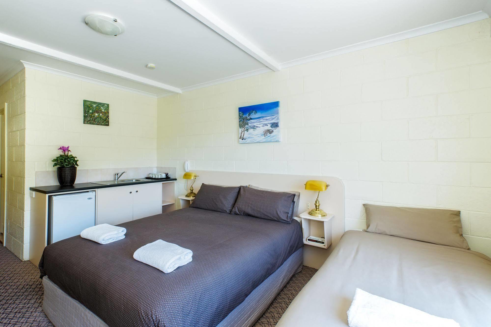 Falls Creek Hotel Buitenkant foto