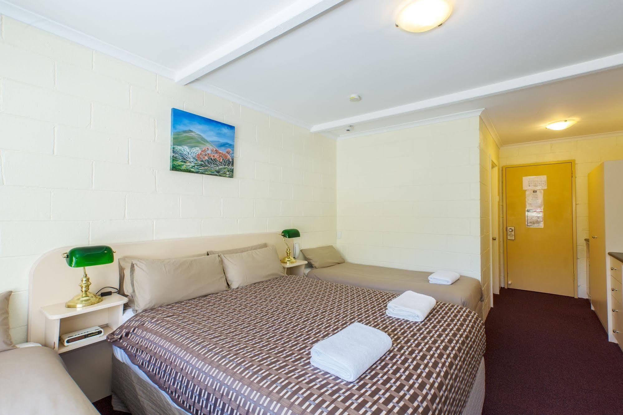 Falls Creek Hotel Buitenkant foto