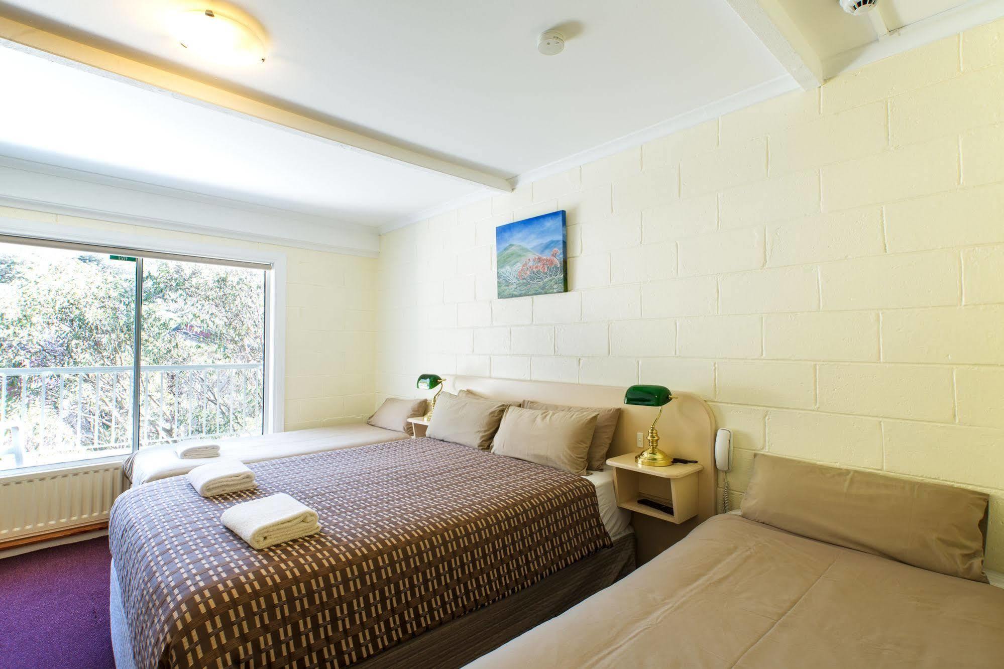 Falls Creek Hotel Buitenkant foto